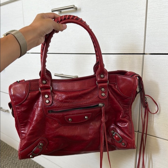 VINTAGE BALENCIAGA
Rouge Theatre Lambskin Leather Motorcycle City Bag - Picture 1 of 8